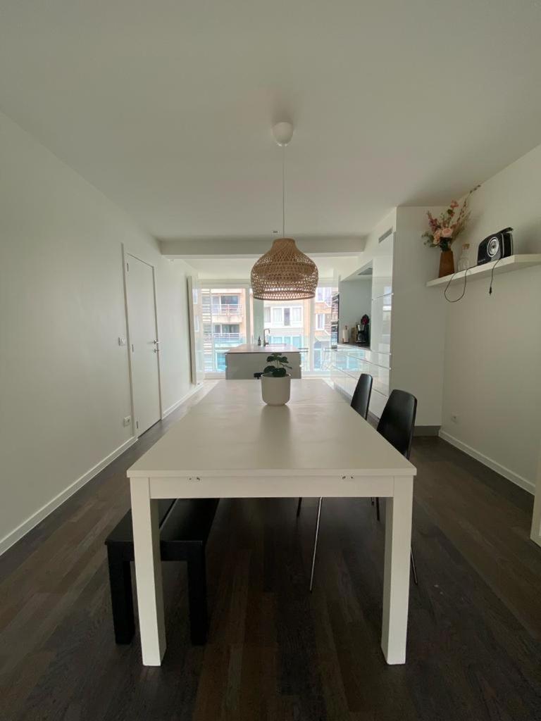 Recent En Lichtrijk Duplex-Appartement Te ウェンドゥイネ エクステリア 写真