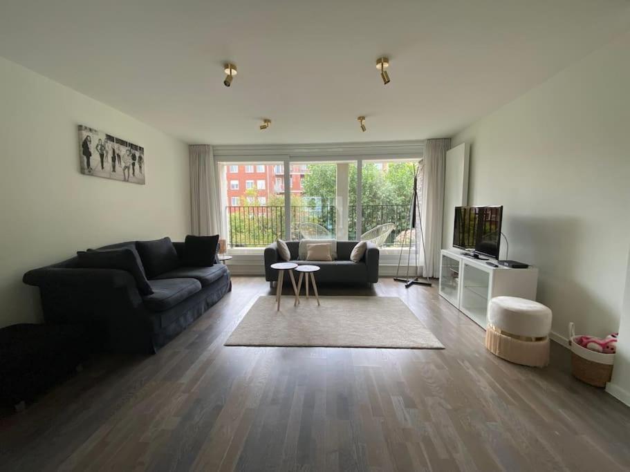 Recent En Lichtrijk Duplex-Appartement Te ウェンドゥイネ エクステリア 写真