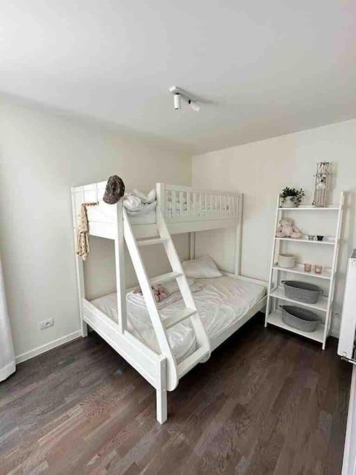 Recent En Lichtrijk Duplex-Appartement Te ウェンドゥイネ エクステリア 写真