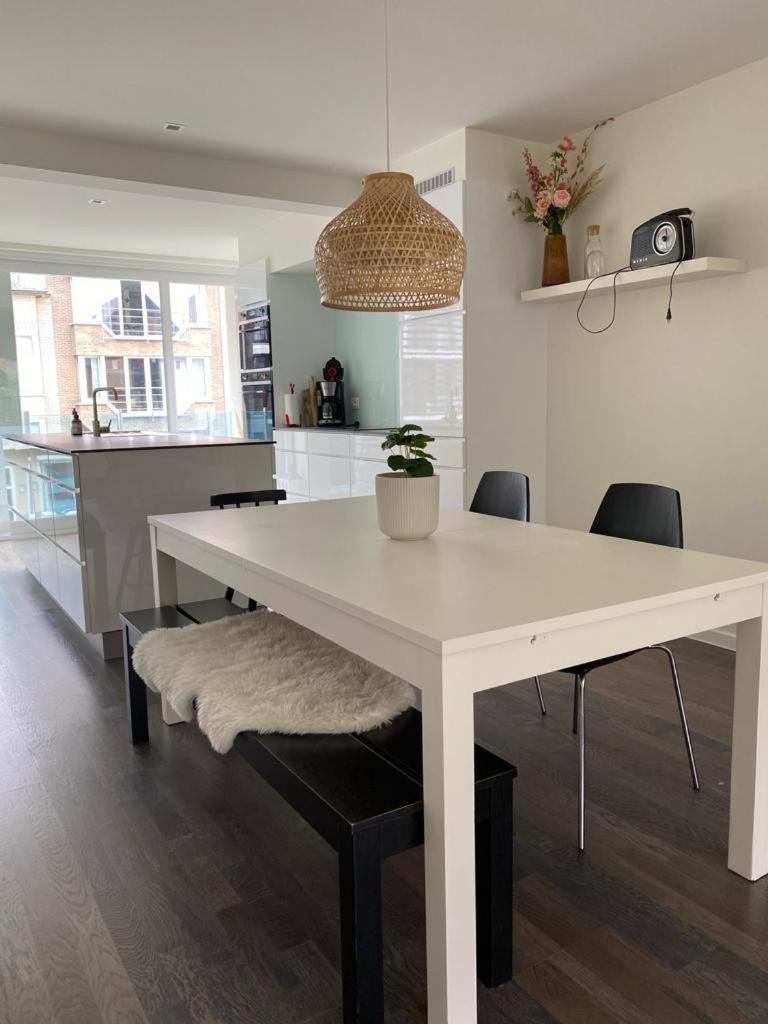 Recent En Lichtrijk Duplex-Appartement Te ウェンドゥイネ エクステリア 写真